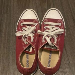 Maroon converse